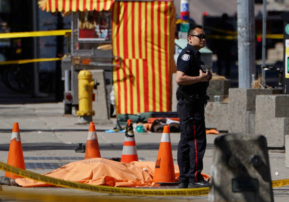 Surge hipótesis de móvil misógino de la masacre de Toronto