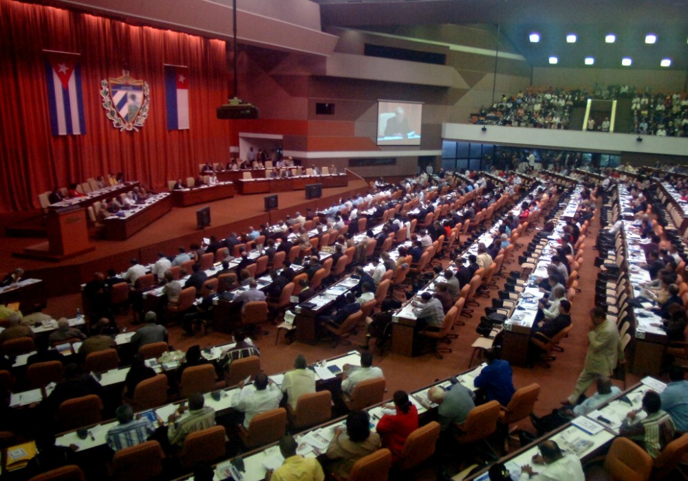 Cuba adelanta el cambio de los poderes de la isla incluyendo al nuevo presidente