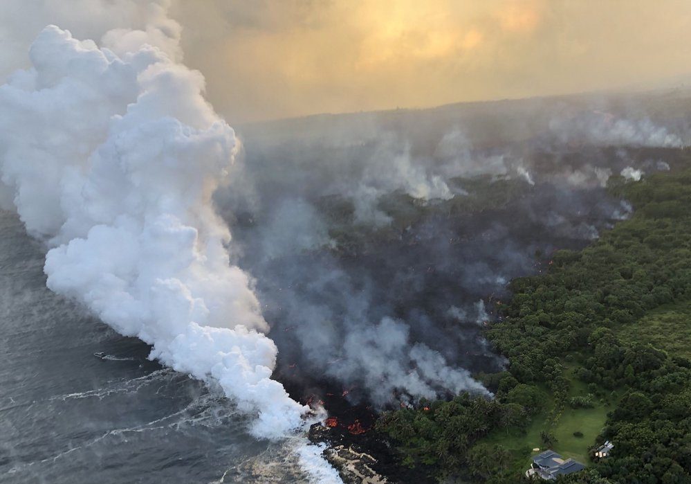 El pacifico en alerta ante la llegada de la lava del Kilauea al mar