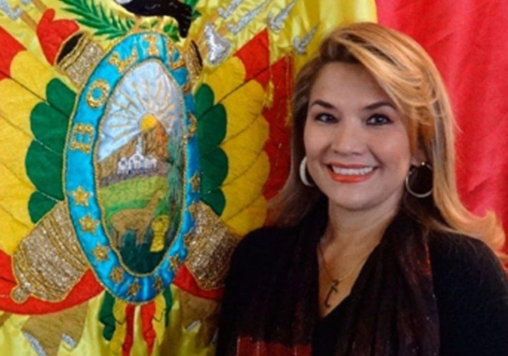 Senadora Jeanine Áñez asumiría la presidencia de Bolivia