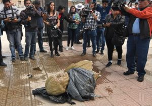 Derriban busto de Evo Morales en Bolivia