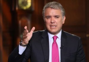 Llama Iván Duque a no «propiciar la lucha de clases»